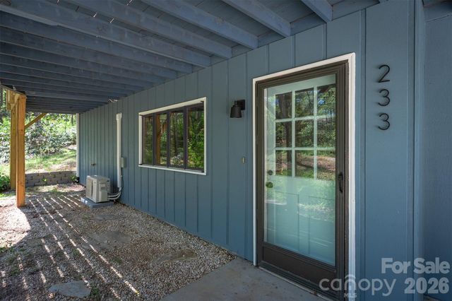 233 Bryant Ridge Drive, Swannanoa, NC 28778