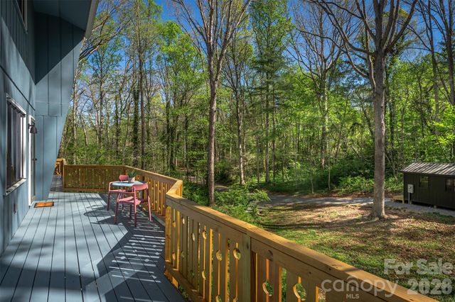 233 Bryant Ridge Drive, Swannanoa, NC 28778