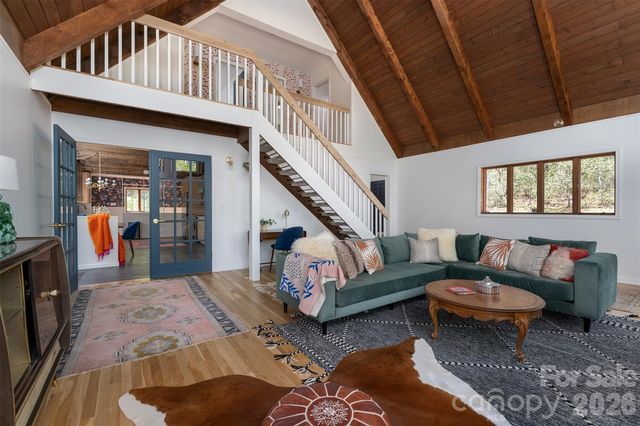 233 Bryant Ridge Drive, Swannanoa, NC 28778