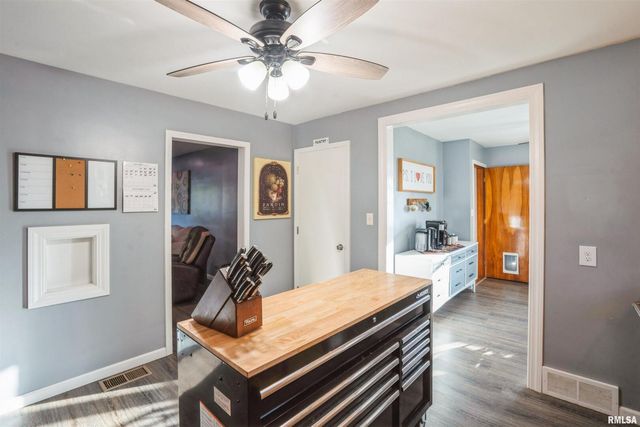 824 9TH Avenue, Fulton, IL 61252