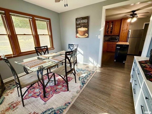 824 9TH Avenue, Fulton, IL 61252