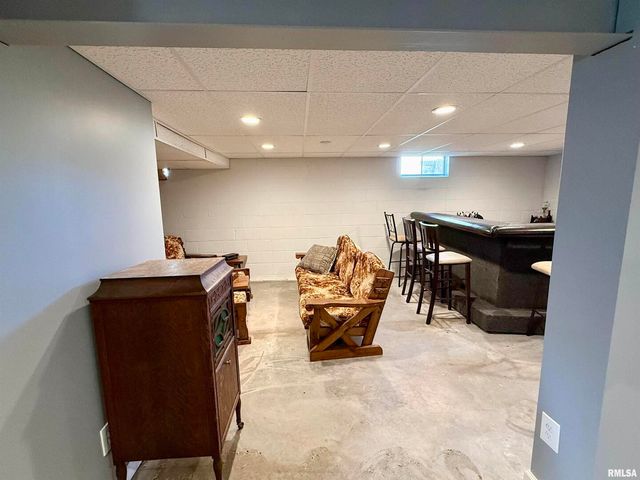 824 9TH Avenue, Fulton, IL 61252