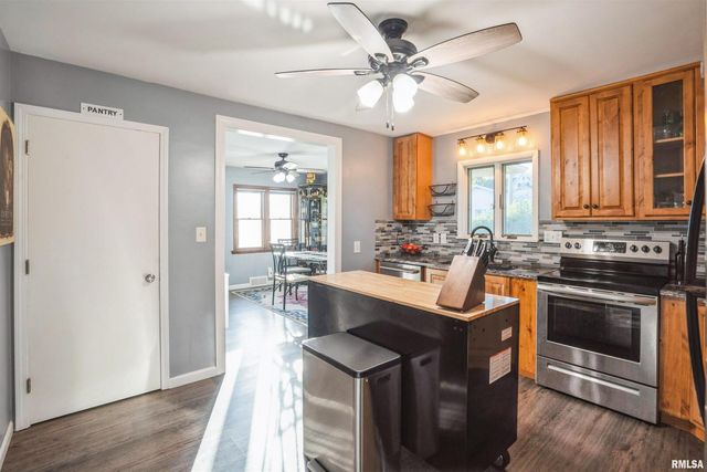 824 9TH Avenue, Fulton, IL 61252