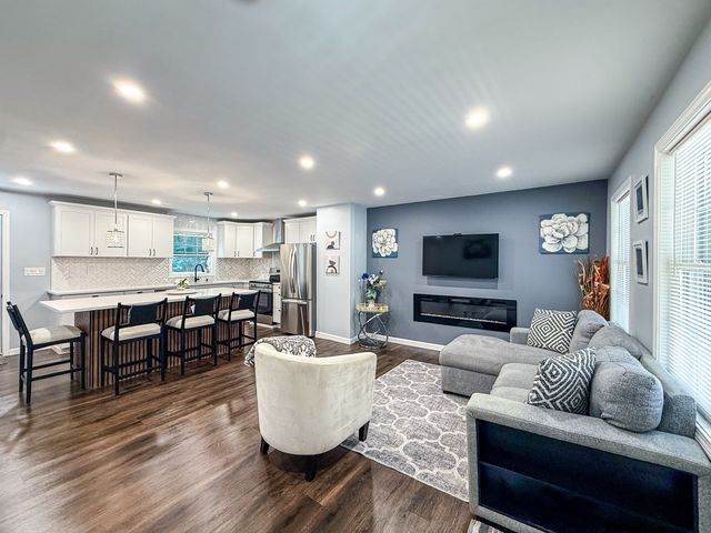 107 Olive St, Ashland, MA 01721