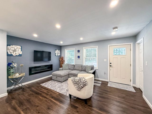 107 Olive St, Ashland, MA 01721