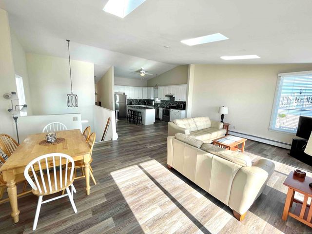 747 East Broadway, Milford, CT 06460