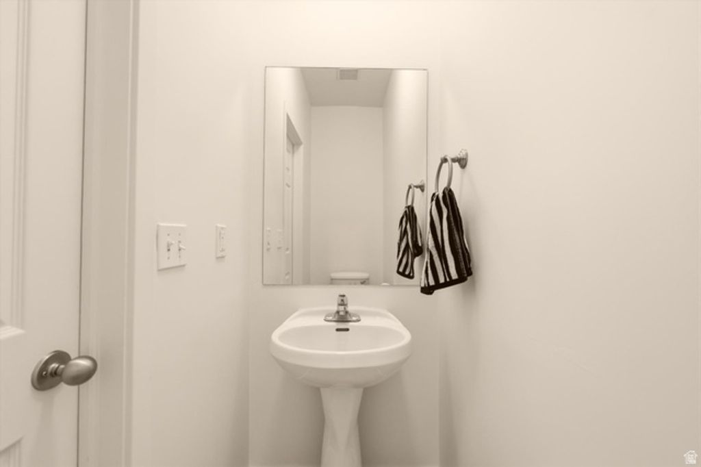 Image 4 of property listing at 153 N 1580 W, Pleasant Grove, UT 84062
