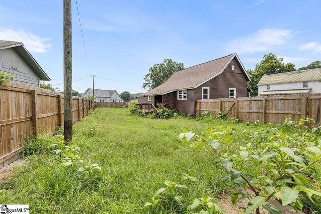 6 Lyman Street, Pelzer, SC 29669