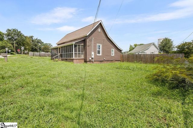6 Lyman Street, Pelzer, SC 29669