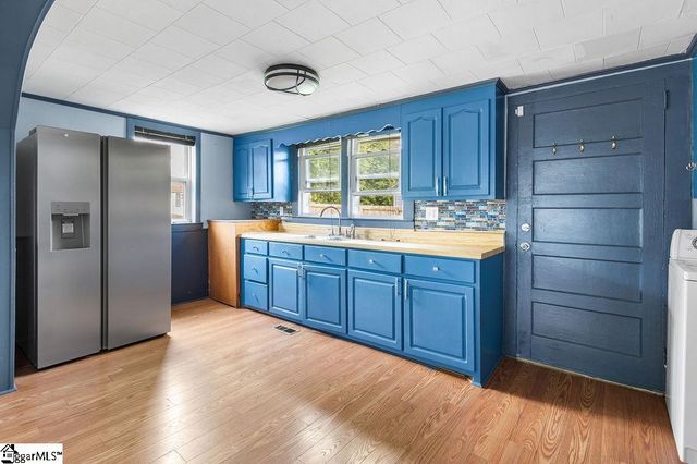 6 Lyman Street, Pelzer, SC 29669