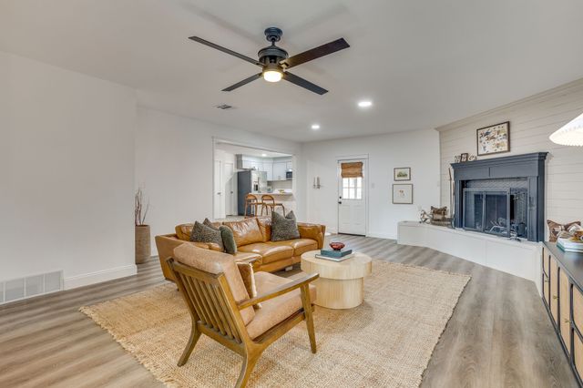 5608 Odom Avenue, Fort Worth, TX 76114
