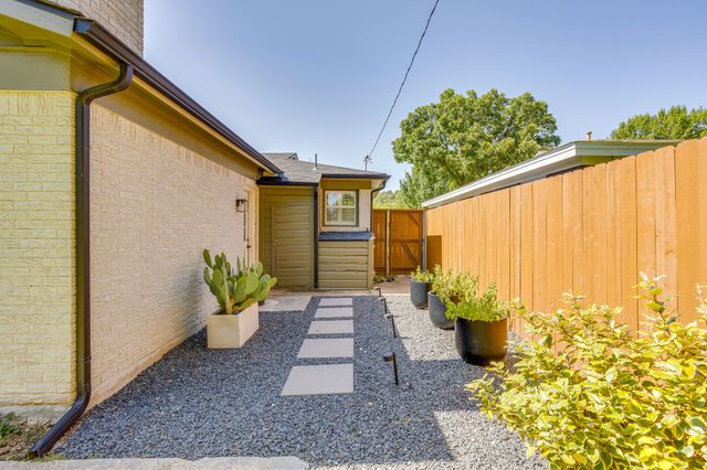5608 Odom Avenue, Fort Worth, TX 76114