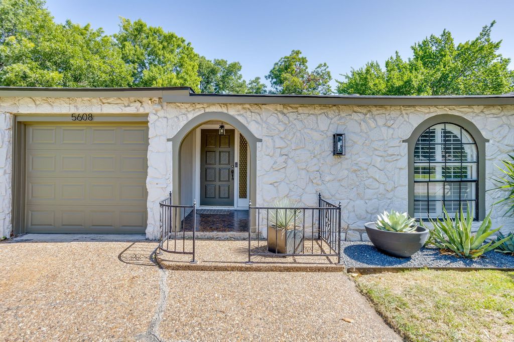 5608 Odom Avenue, Fort Worth, TX 76114