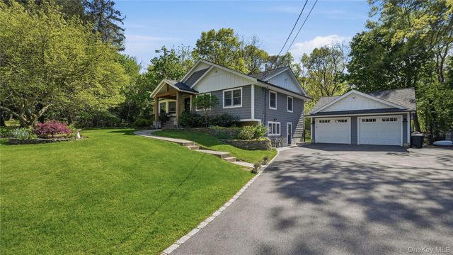 5 Canary Court, Huntington, NY 11743