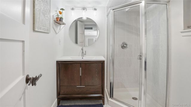 5 Canary Court, Huntington, NY 11743