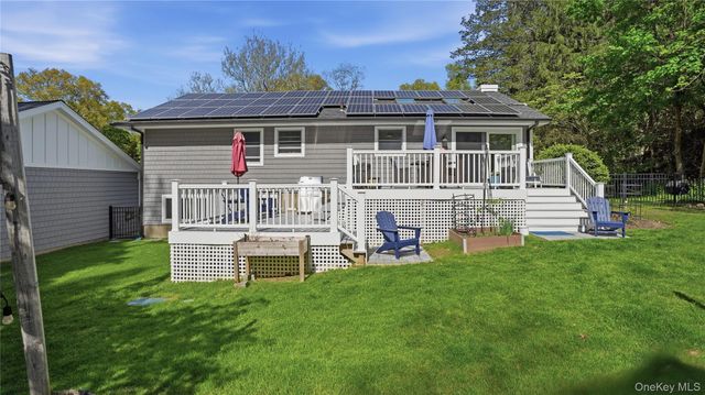 5 Canary Court, Huntington, NY 11743