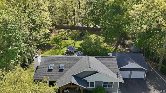5 Canary Court, Huntington, NY 11743