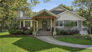 5 Canary Court, Huntington, NY 11743