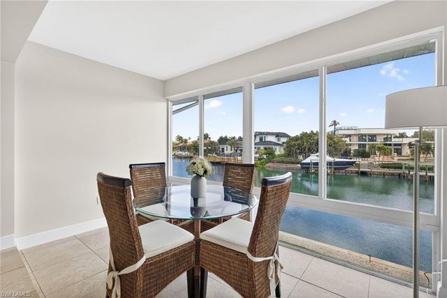 1550 Gulf Shore BLVD N E6, Naples, FL 34102