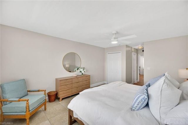 1550 Gulf Shore BLVD N E6, Naples, FL 34102