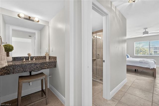 1550 Gulf Shore BLVD N E6, Naples, FL 34102