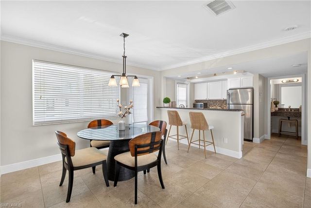 1550 Gulf Shore BLVD N E6, Naples, FL 34102