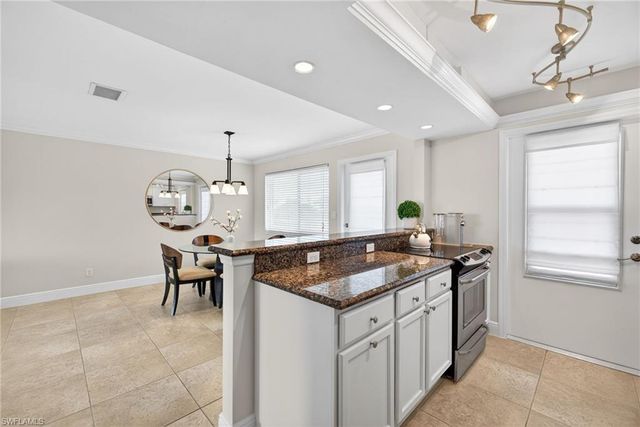 1550 Gulf Shore BLVD N E6, Naples, FL 34102