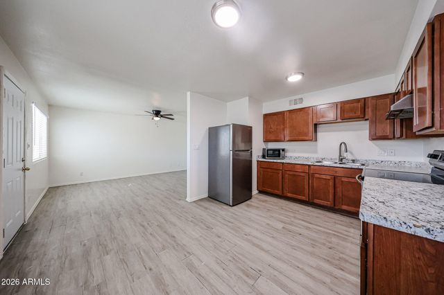 2226 W HEATHERBRAE Drive 1, Phoenix, AZ 85015