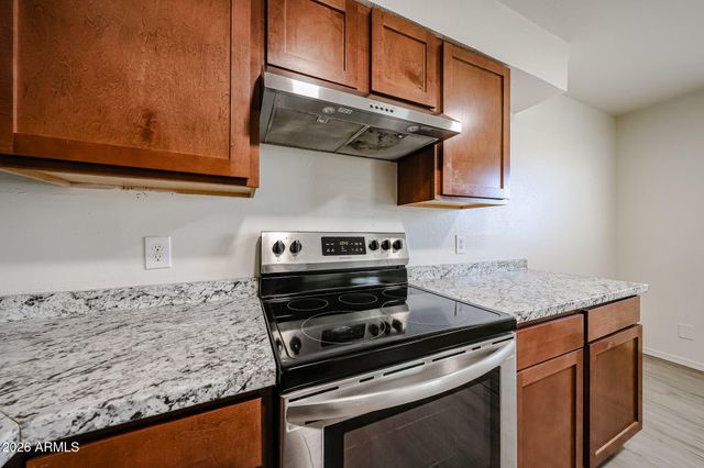 2226 W HEATHERBRAE Drive 1, Phoenix, AZ 85015