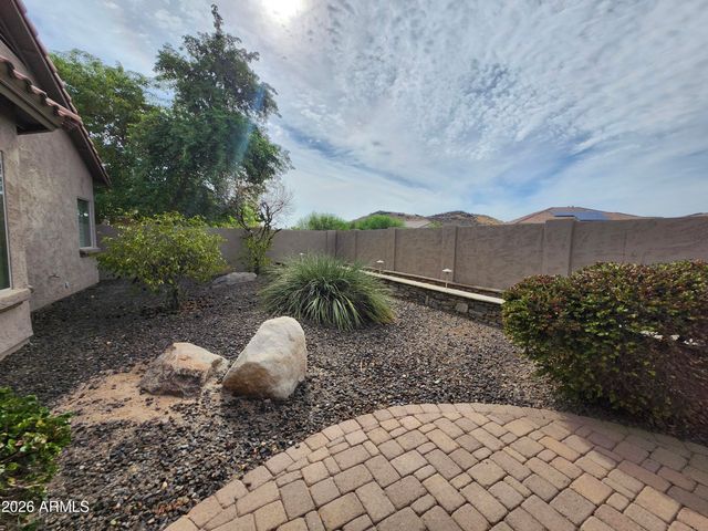 5205 W MOLLY Lane, Phoenix, AZ 85083