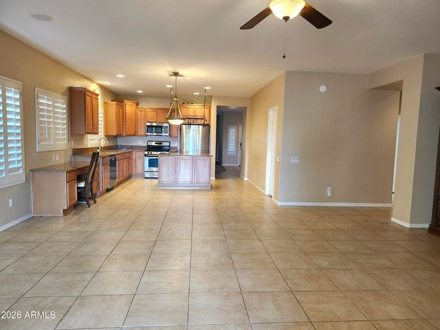 5205 W MOLLY Lane, Phoenix, AZ 85083