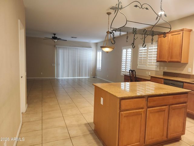 5205 W MOLLY Lane, Phoenix, AZ 85083