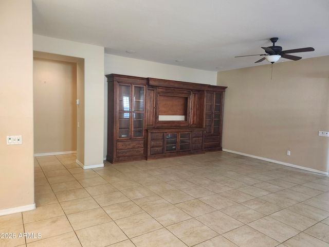 5205 W MOLLY Lane, Phoenix, AZ 85083