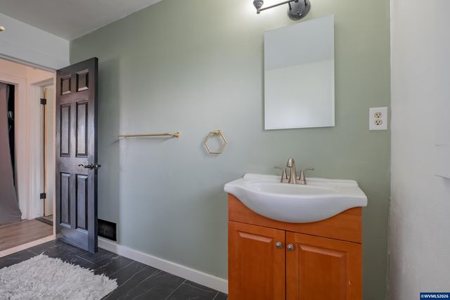 160 Tangent St, Lebanon, OR 97355