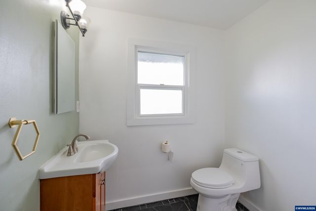 160 Tangent St, Lebanon, OR 97355