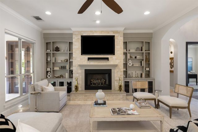 110 Golden Bear DR, Austin, TX 78738