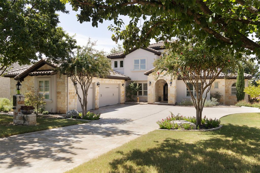 110 Golden Bear DR, Austin, TX 78738