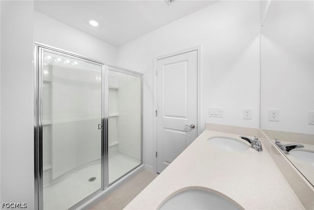 270 silent lake DR, Lehigh Acres, FL 33936