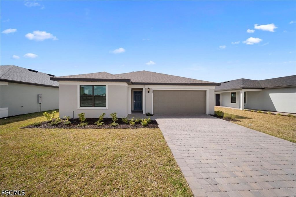 270 silent lake DR, Lehigh Acres, FL 33936