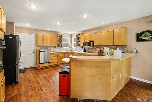 9270 Anacapa Bay Drive, Pinckney, MI 48169
