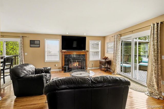 9270 Anacapa Bay Drive, Pinckney, MI 48169