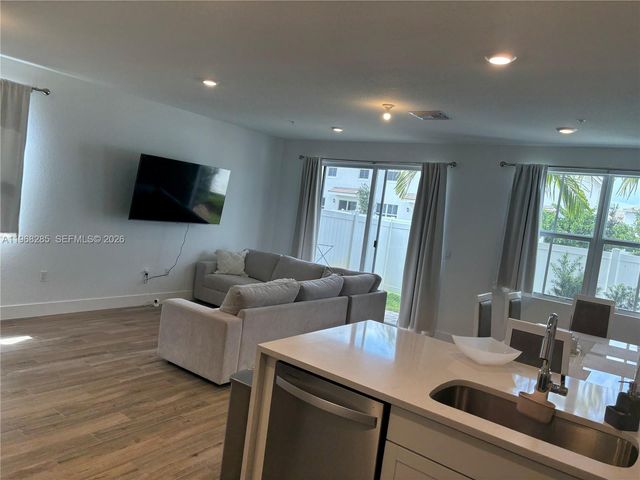 146 SW 170th Ave 146, Pembroke Pines, FL 33027