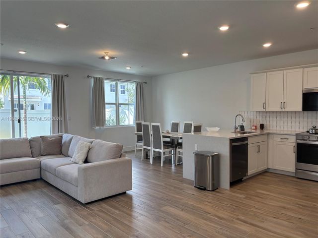 146 SW 170th Ave 146, Pembroke Pines, FL 33027