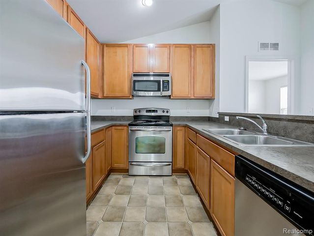 245 Wright Street, Wixom, MI 48393