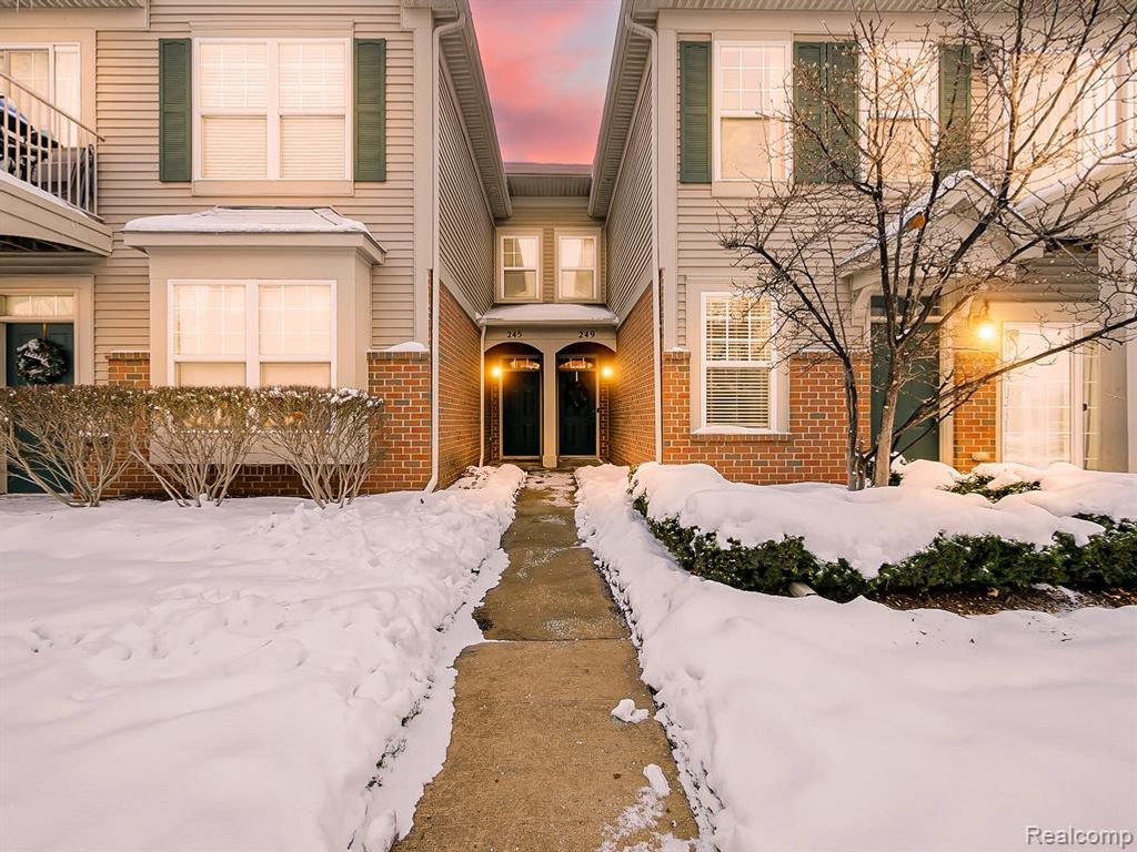 245 Wright Street, Wixom, MI 48393