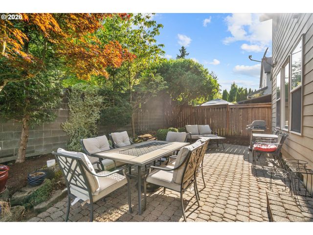 16850 Sw LEDGESTONE Dr, Beaverton, OR 97007