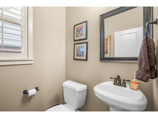 16850 Sw LEDGESTONE Dr, Beaverton, OR 97007