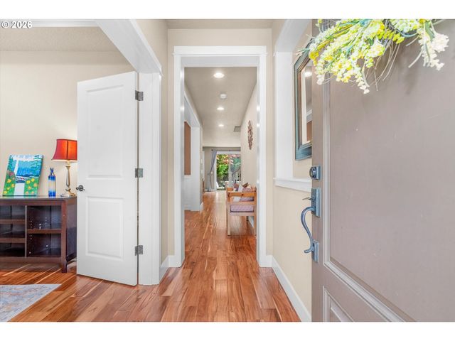 16850 Sw LEDGESTONE Dr, Beaverton, OR 97007
