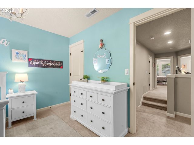 16850 Sw LEDGESTONE Dr, Beaverton, OR 97007