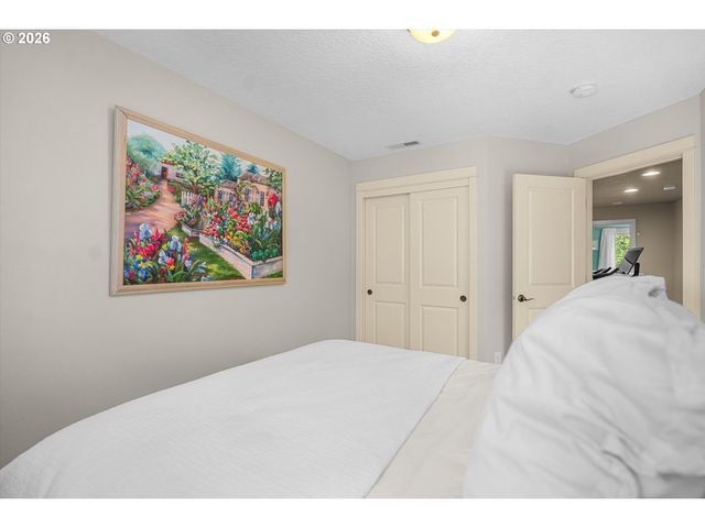 16850 Sw LEDGESTONE Dr, Beaverton, OR 97007